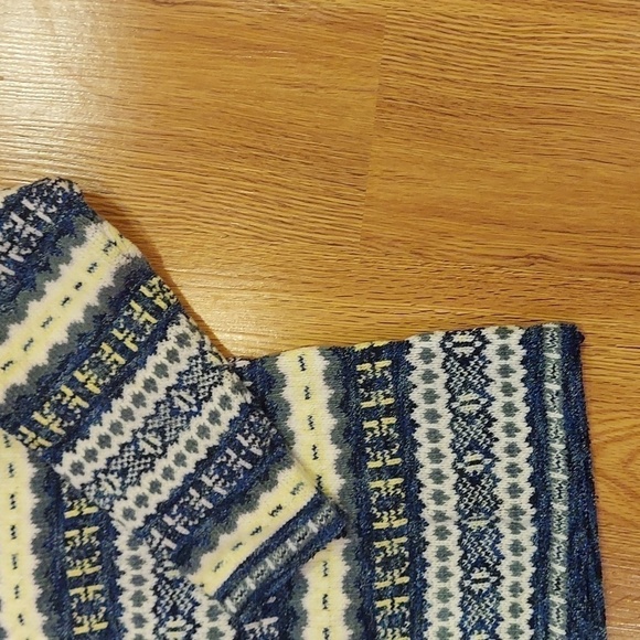 Christopher Banks button down top. Size M-L - Picture 4 of 5